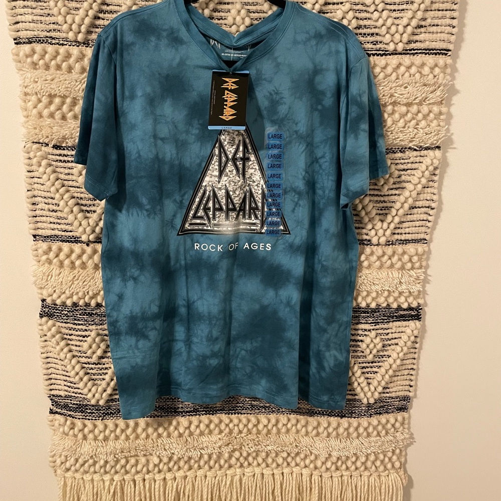 Def lepoard shirt
